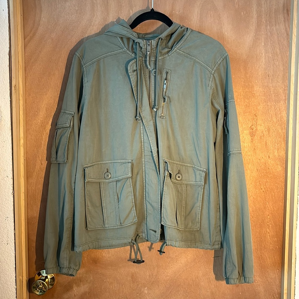 American Eagle military green size large zip up jacket